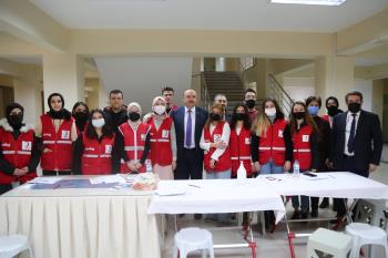 Rektörümüz Kızılay Bandırma Şube Başkanlığı ve Genç Kızılay Topluluğumuz Tarafından Düzenlenen Kan Bağışı Kampanyasına Destek Ziyaretinde Bulundu