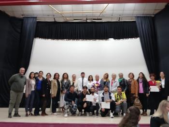 “Kadın Olabilmek” Tiyatro Oyunu Sahnelendi