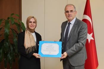 Rektörümüzden İnovasyonda Kadın Yarışması Birincisi Öğretim Üyemize Tebrik ve Teşekkür Belgesi