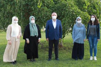Rektörümüz Prof. Dr. Süleyman Özdemir 15 Temmuz Hain Darbe Girişiminde Eşi Şehit Kendisi de Gazi Olan Hacer Konuş’u Misafir Etti