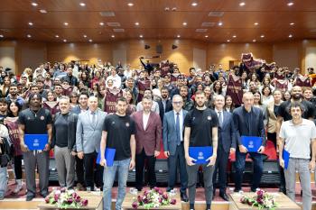 Parmos Otel Bordo Bandırma Basketbol Takımı Üniversitemizde Öğrencilerle Buluştu