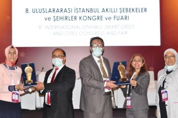 BANÜ-BAUSMER’e AUS Türkiye Tarafından  “Sektöre Katkı” ve “Akademi Ödülü” Verildi